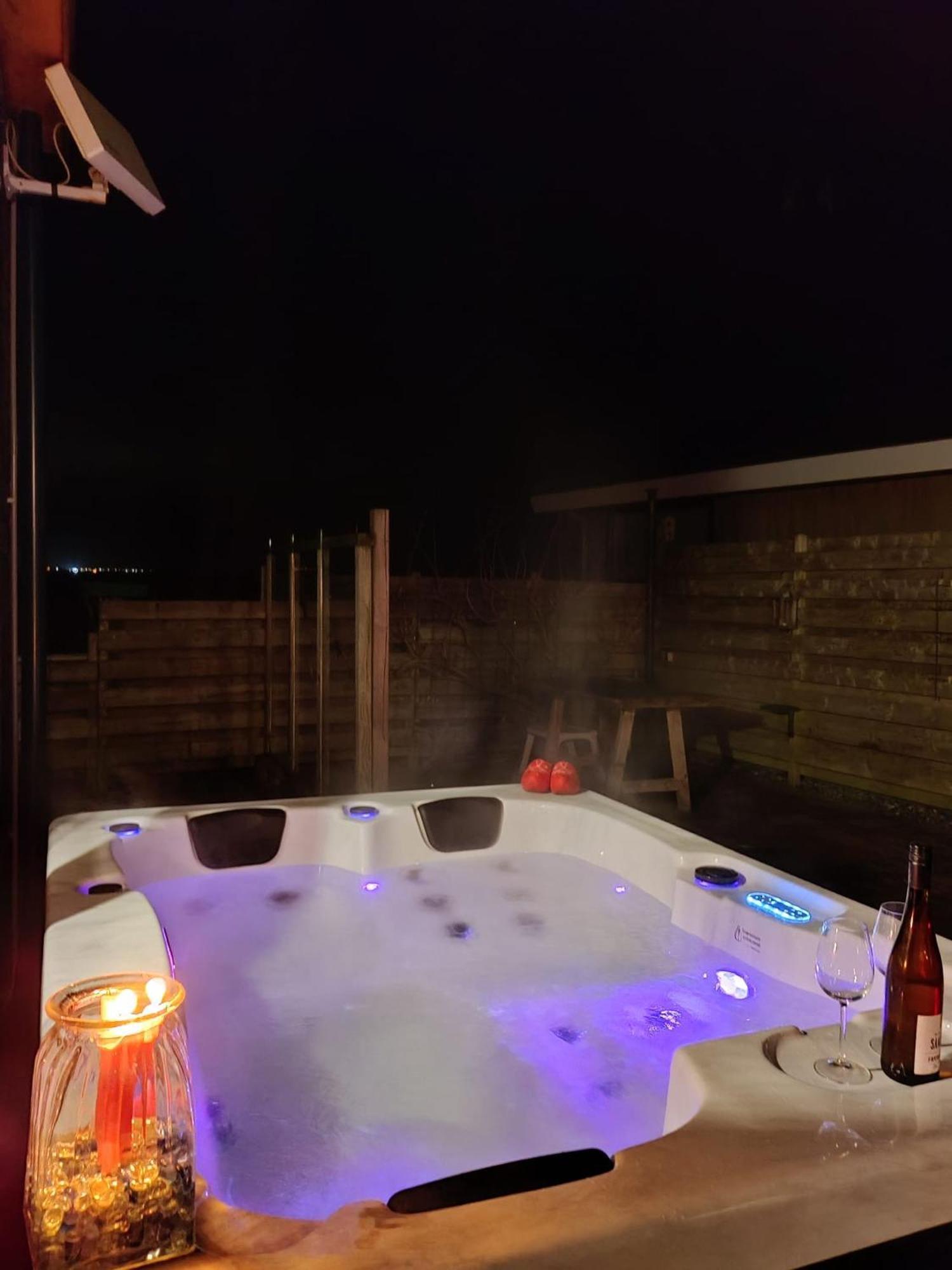 Lakeview 6 Pers Holiday Home Aurora With Fenced Garden, Whirlpool And Sauna Anjum Exterior foto